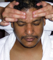 INDIAN HEAD MASSAGE